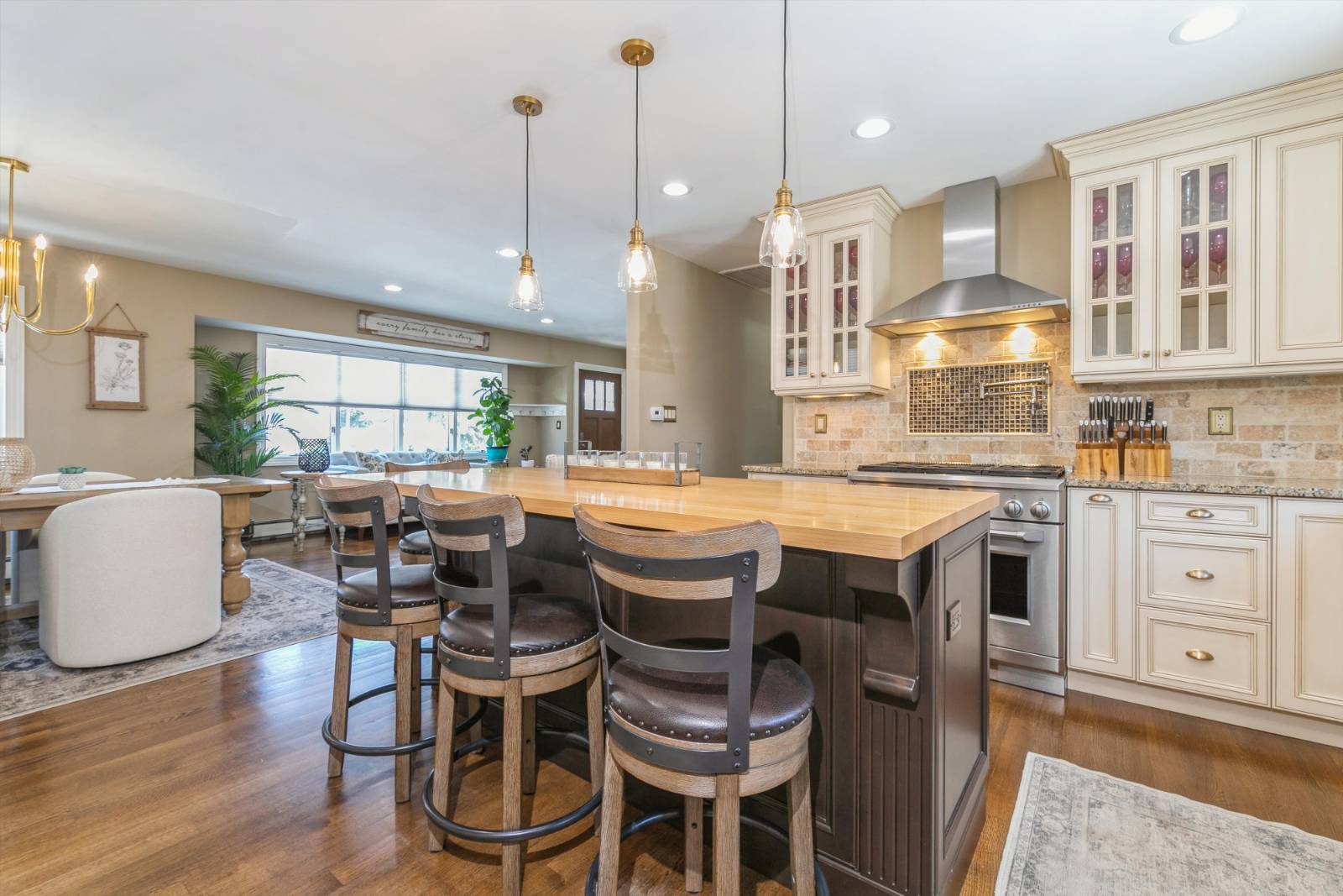 #13 photo, 86 Lolly Lane E, Саффолк ‖ Centereach , NY 11720