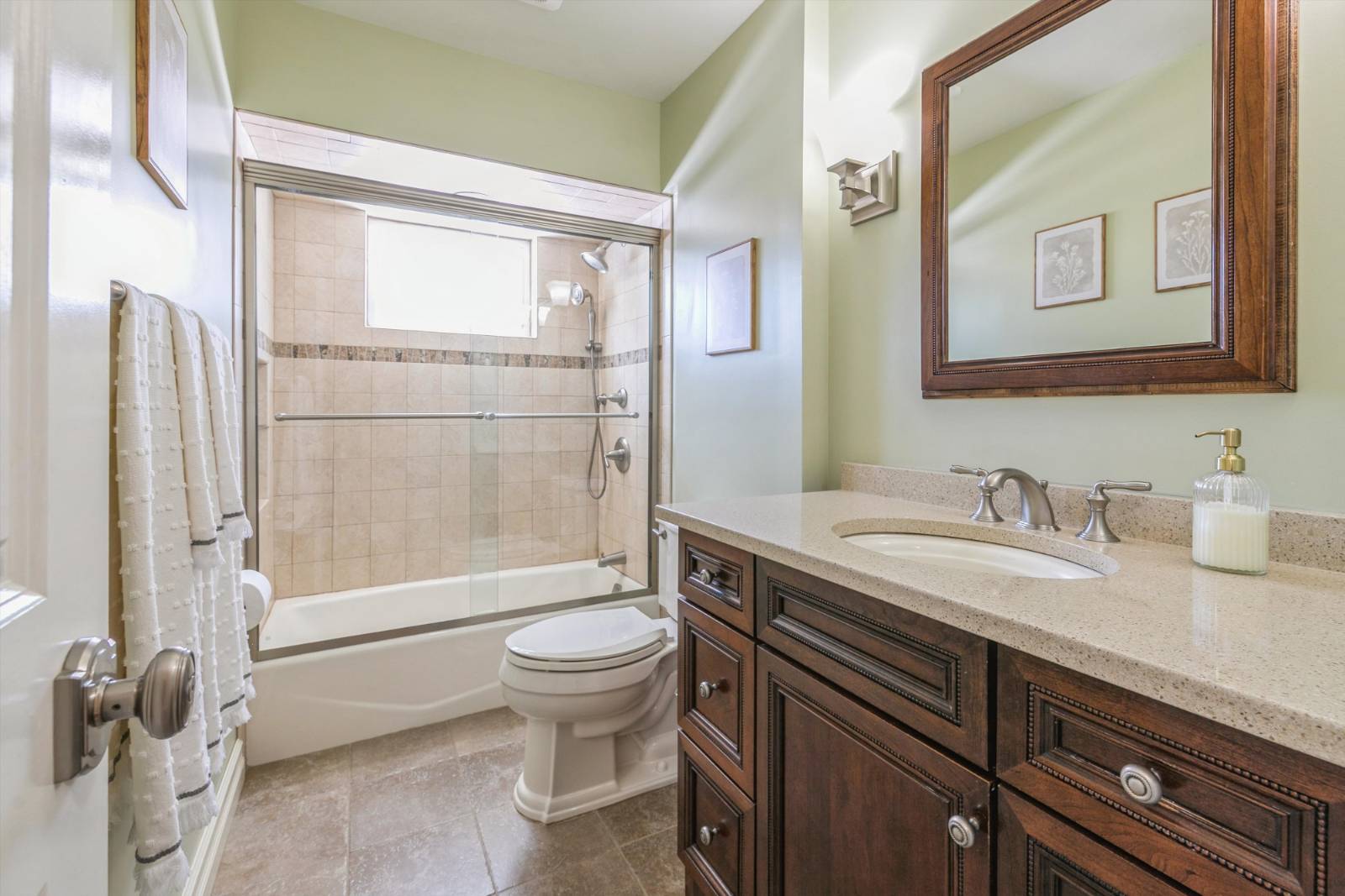 #19 photo, 86 Lolly Lane E, Саффолк ‖ Centereach , NY 11720