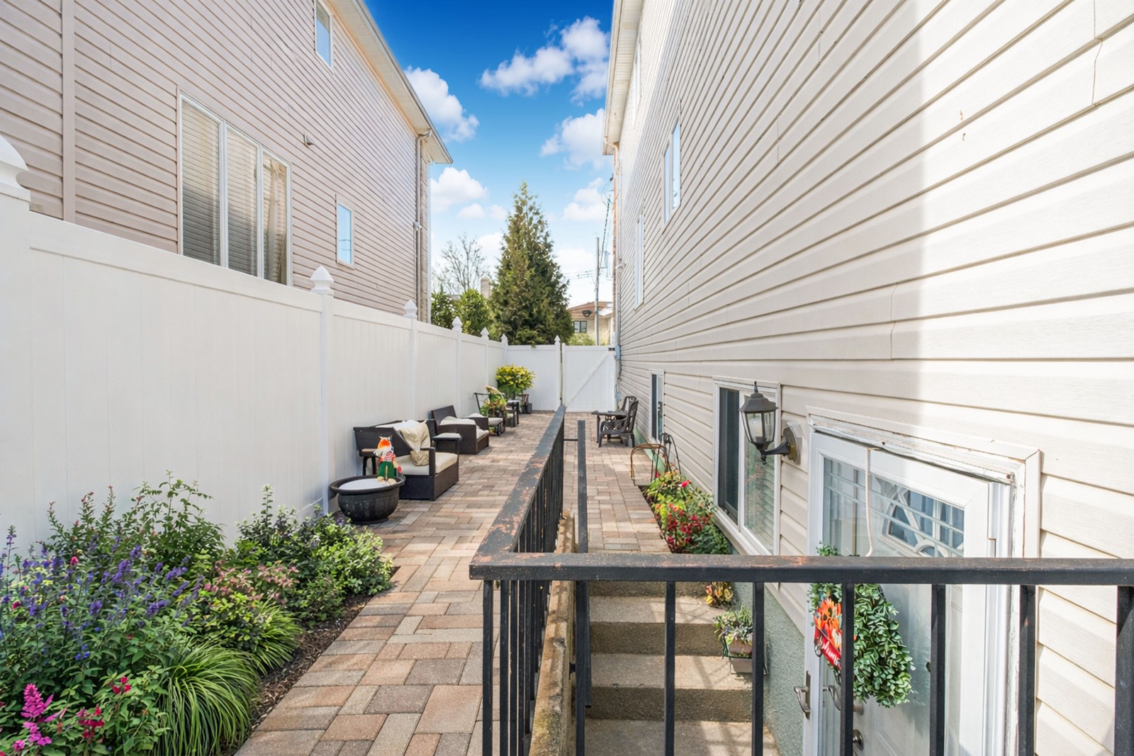 #2 photo, 243 Carteret St, Staten Island , NY 10307