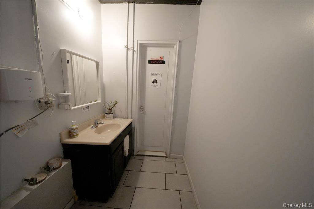 #8 photo, 116 17 Queens Boulevard, Forest Hills , NY 11375