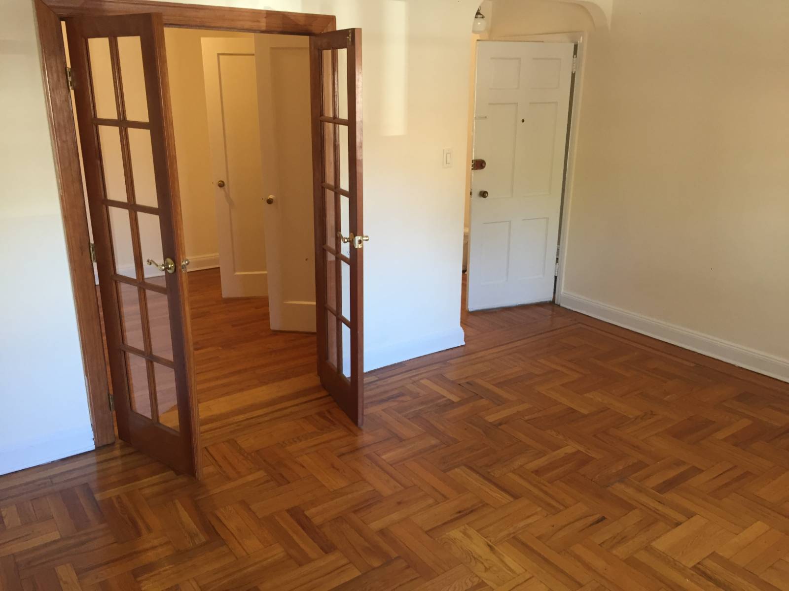 #10 photo, 10th Avenue & 72nd Street, Dyker Heights , NY 11228