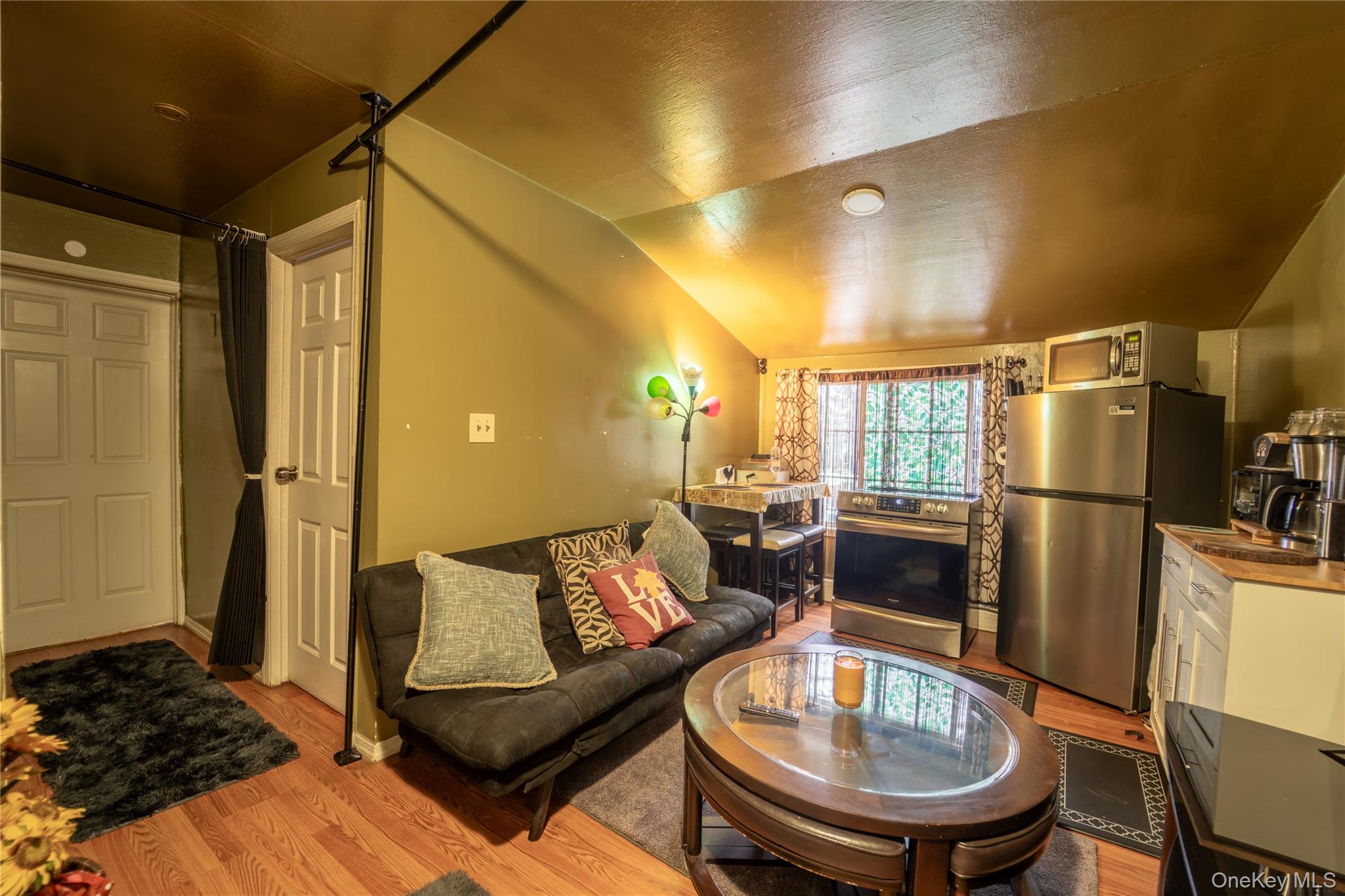 #13 photo, 382 Jamaica Avenue, Саффолк ‖ Medford , NY 11763