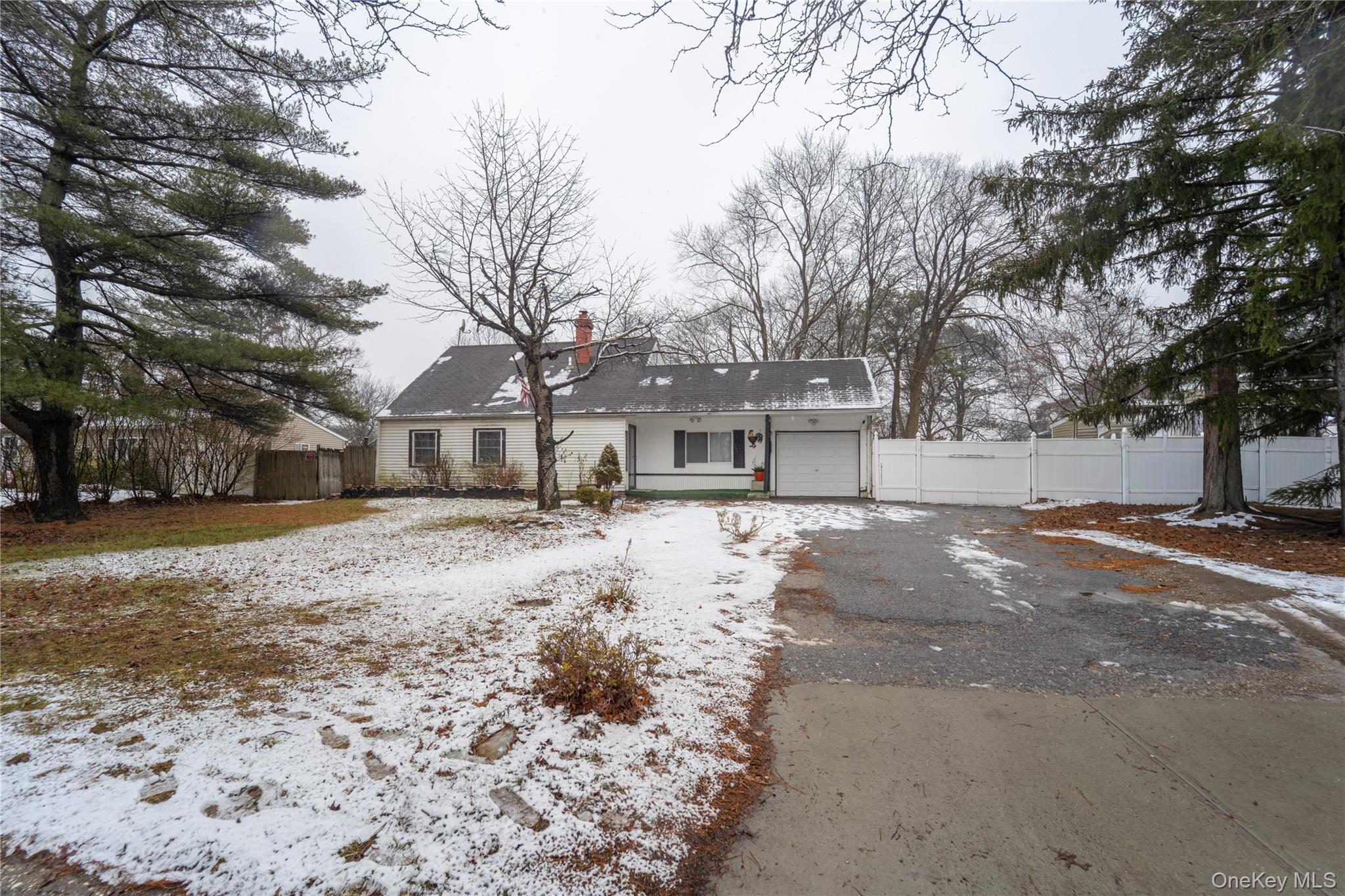 #2 photo, 382 Jamaica Avenue, Саффолк ‖ Medford , NY 11763