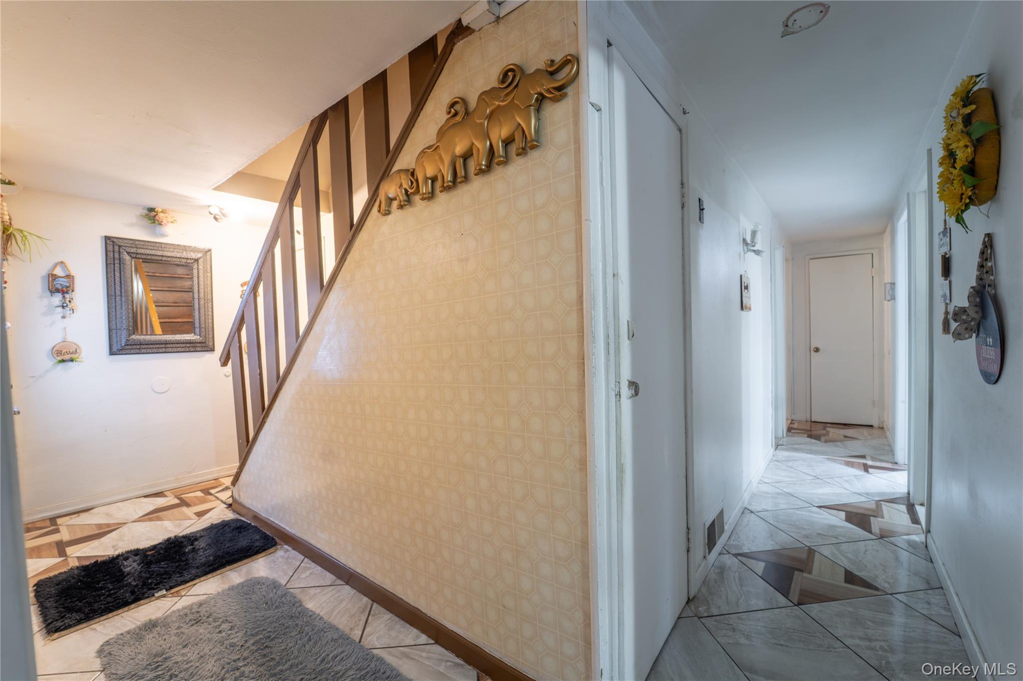 #4 photo, 382 Jamaica Avenue, Саффолк ‖ Medford , NY 11763