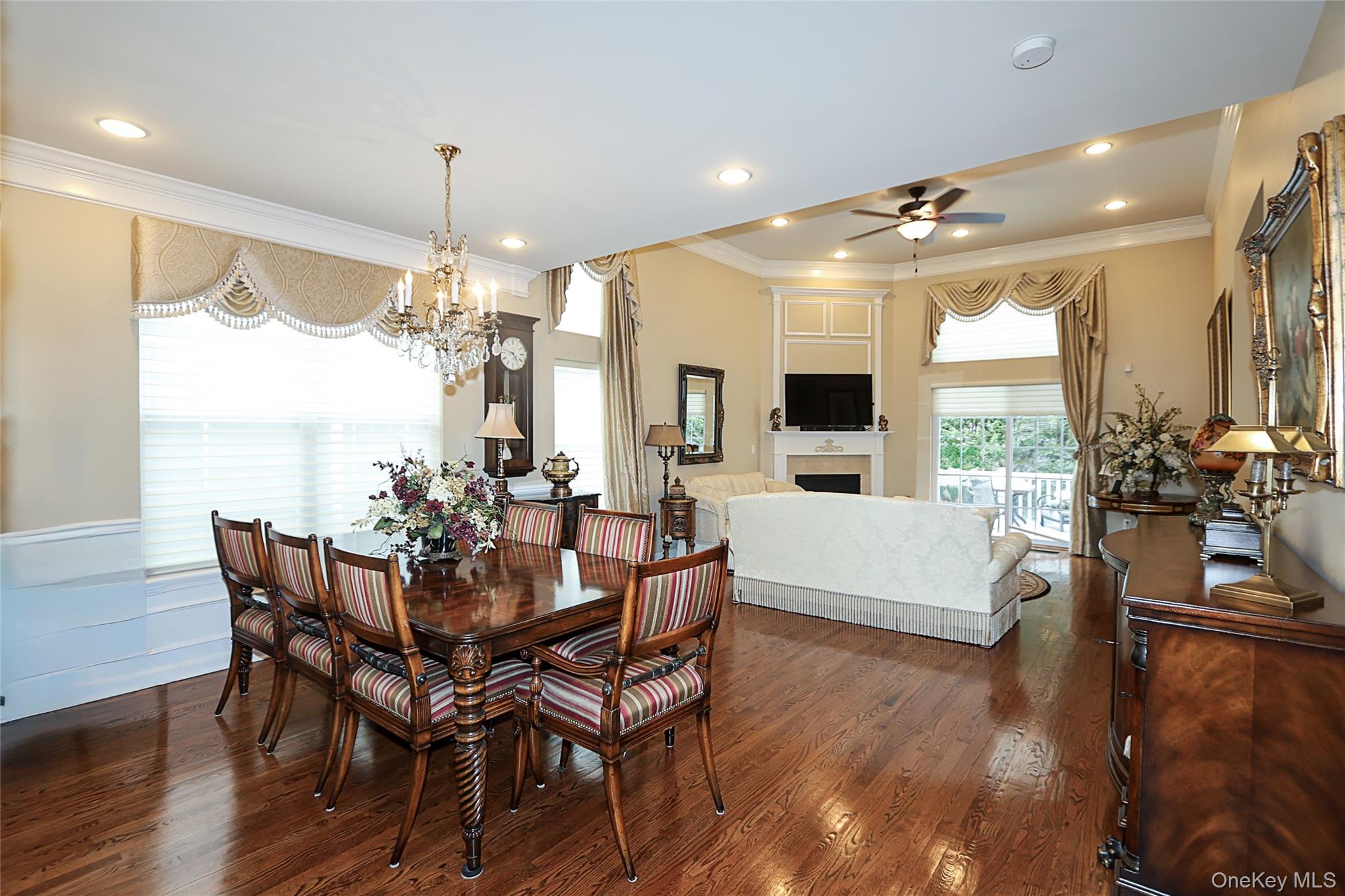 #13 photo, 106 Victoria Place, Melville , NY 11747