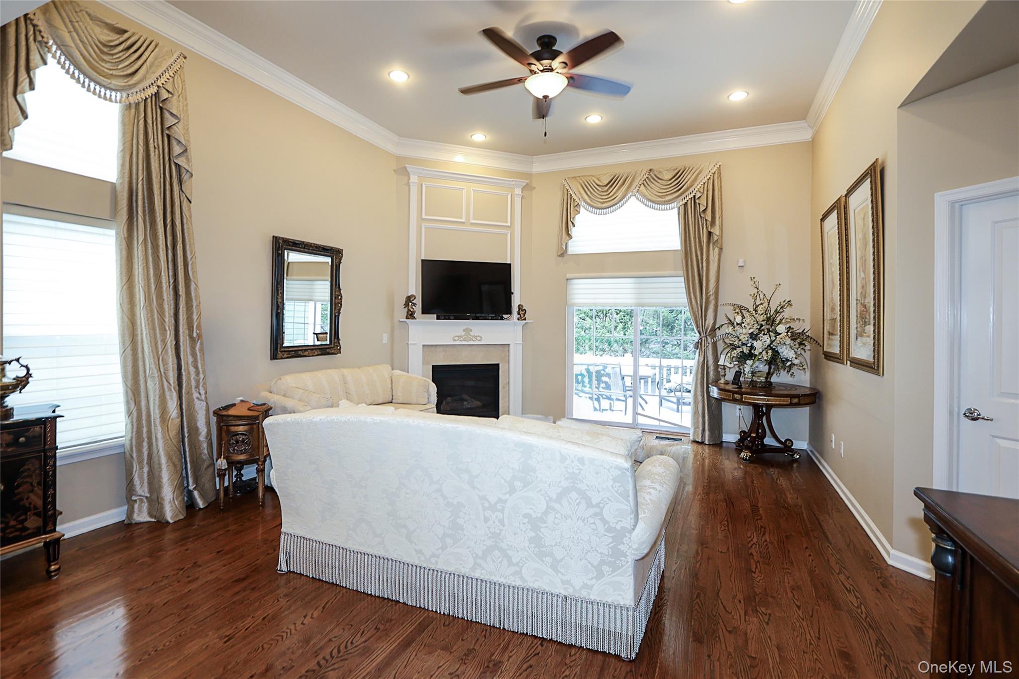 #14 photo, 106 Victoria Place, Melville , NY 11747