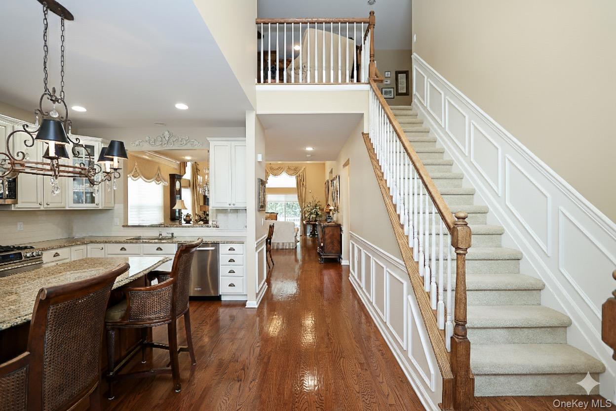 #4 photo, 106 Victoria Place, Melville , NY 11747