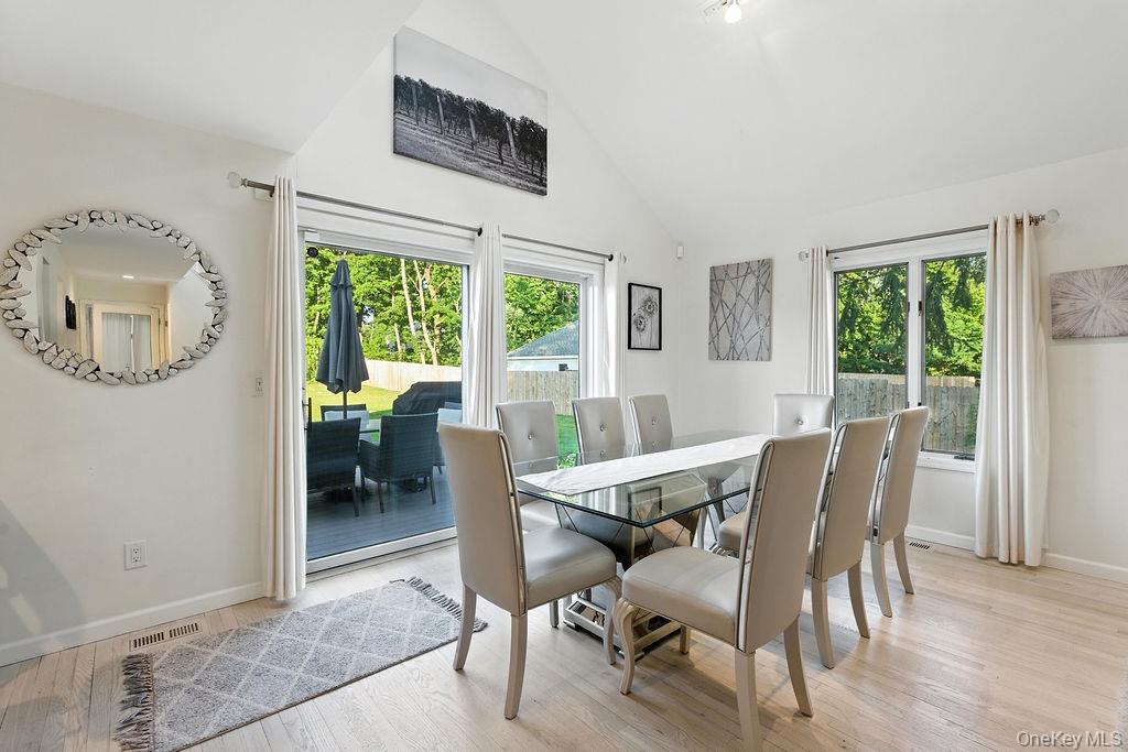 #5 photo, 100 Manor Lane, Riverhead , NY 11901