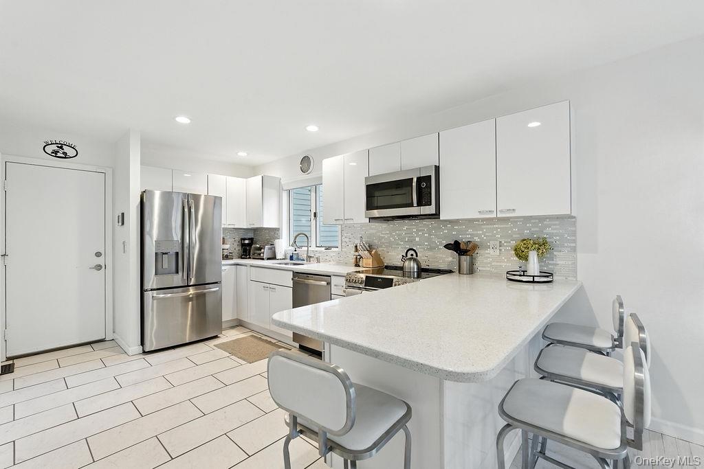 #6 photo, 100 Manor Lane, Riverhead , NY 11901