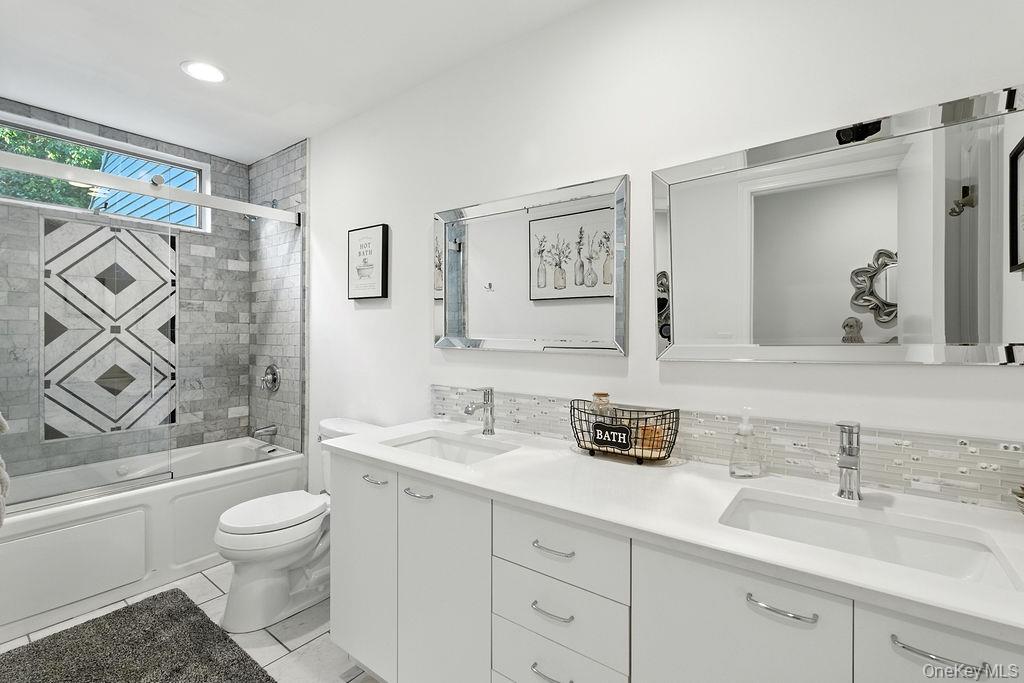 #9 photo, 100 Manor Lane, Riverhead , NY 11901