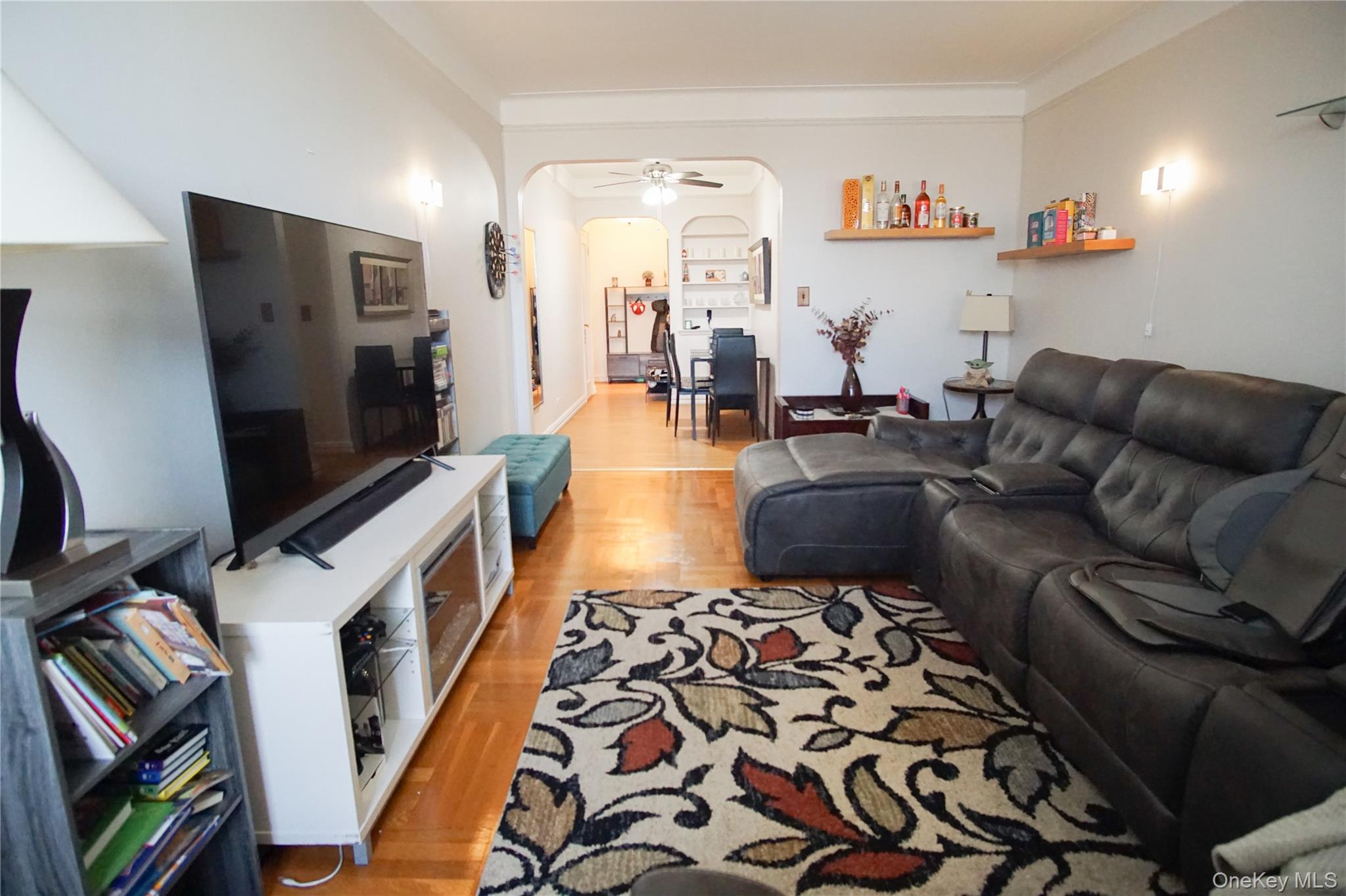 #6 photo, 3321 Bruckner Boulevard, Bronx , NY 10461