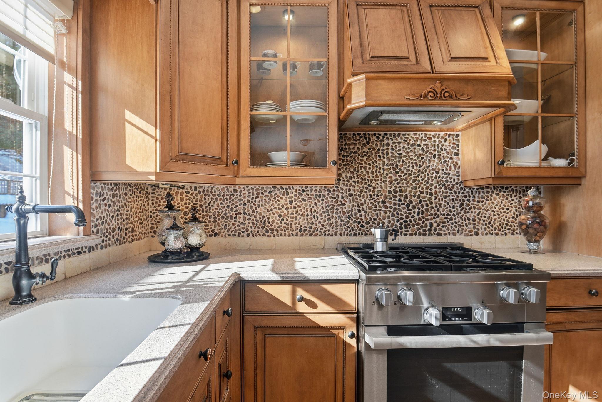 #11 photo, 9 Oldfield Court, Garnerville , NY 10923