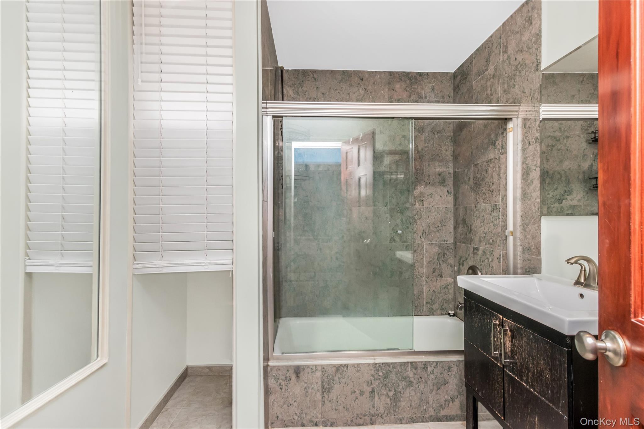 #9 photo, 1155 Warburton Avenue, Yonkers , NY 10701