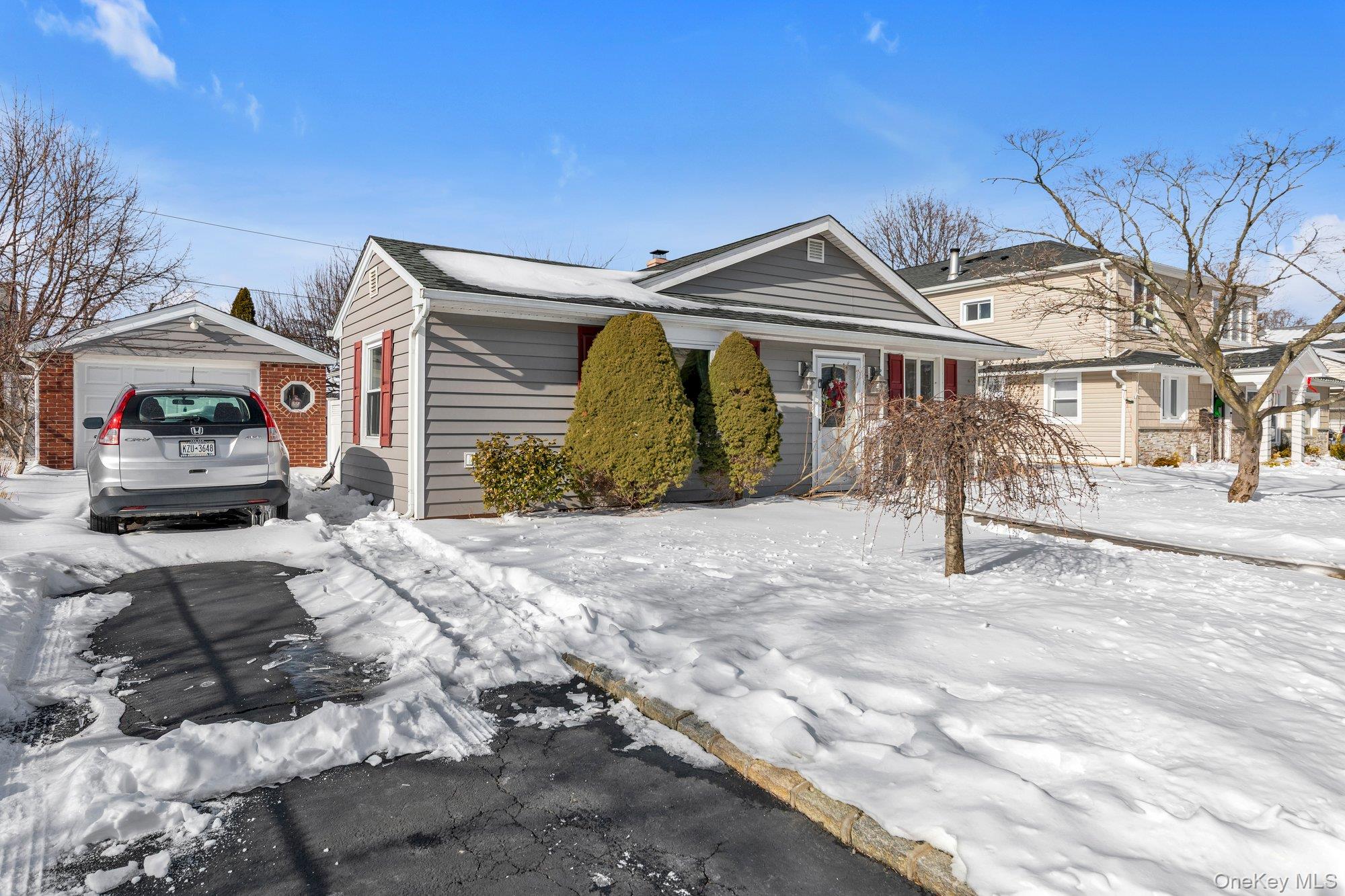 #15 photo, 412 Wellington Road, East Meadow , NY 11554