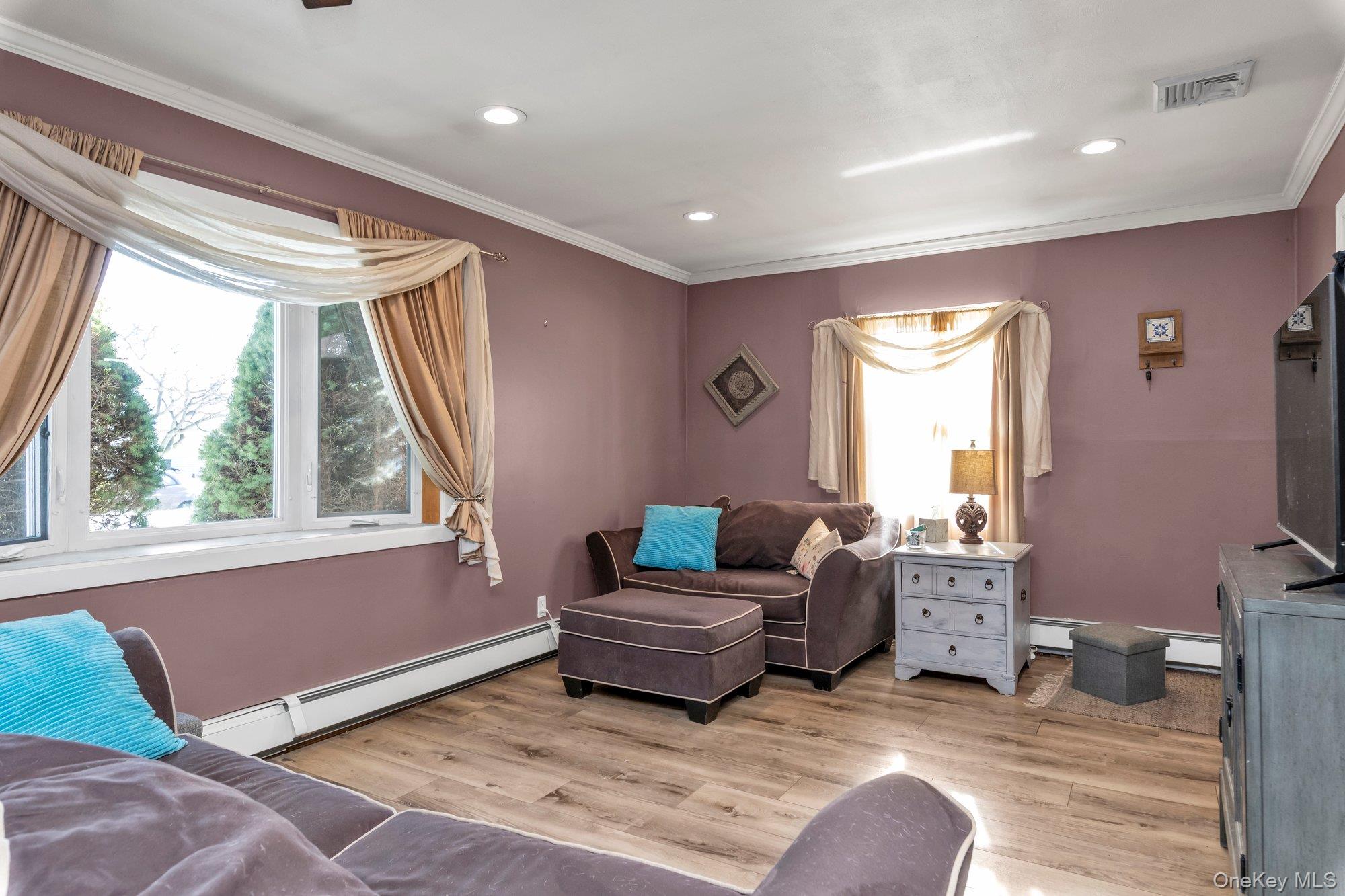 #3 photo, 412 Wellington Road, East Meadow , NY 11554