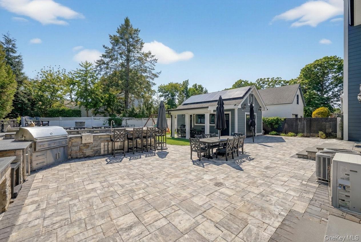 #2 photo, 20 Westbridge Drive, Babylon , NY 11702