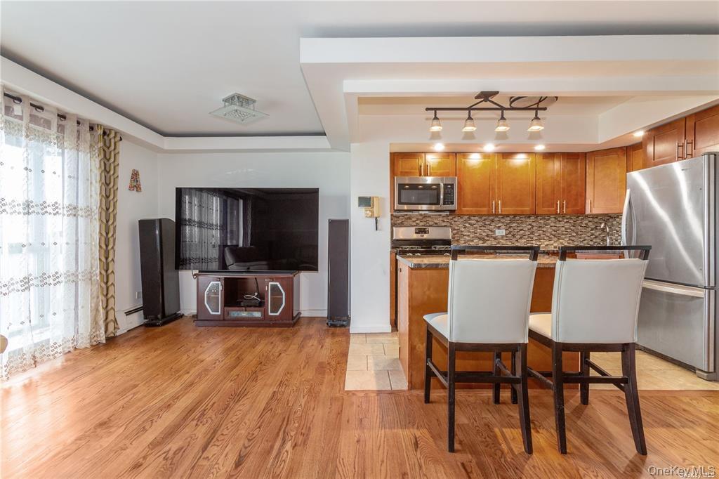 #5 photo, 9229 Queens Boulevard, Rego Park , NY 11374