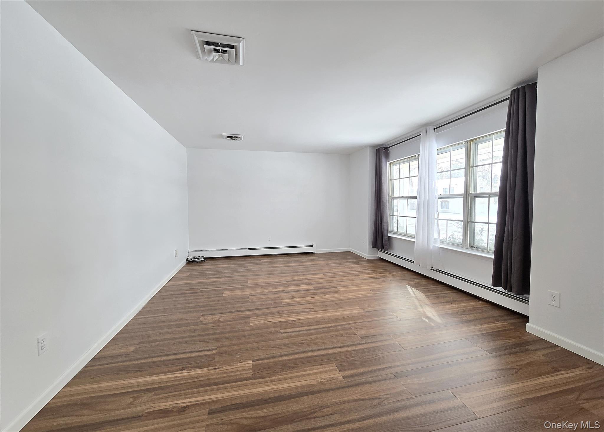 #10 photo, 43 Fallen Leaf Road, Саффолк ‖ Holbrook , NY 11741