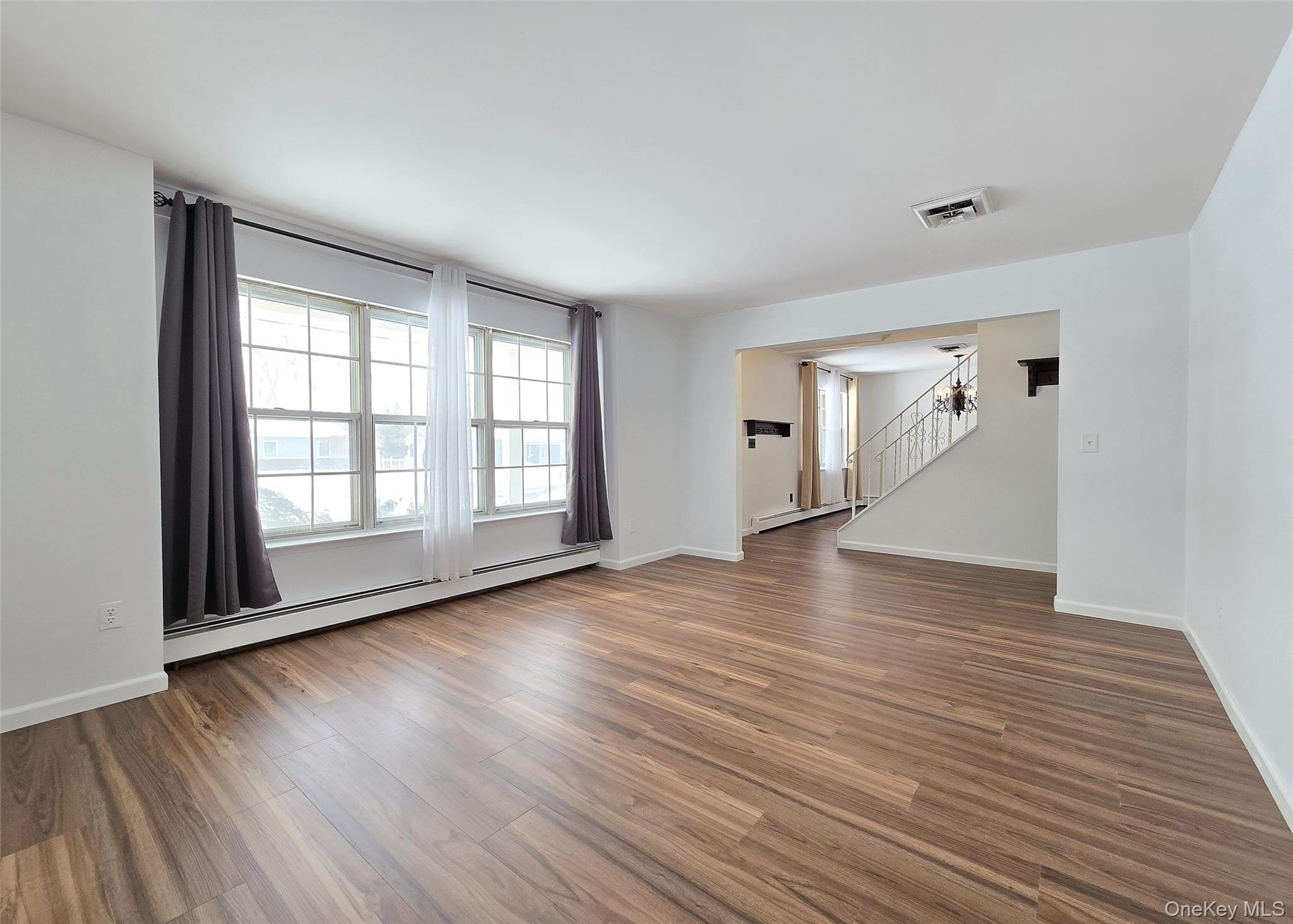 #4 photo, 43 Fallen Leaf Road, Саффолк ‖ Holbrook , NY 11741