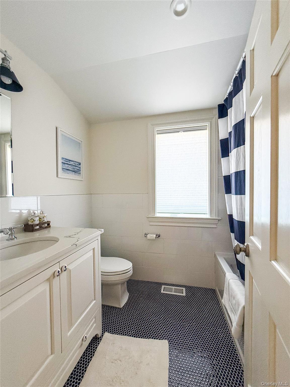 #18 photo, 2450 Peters Neck Road, Orient , NY 11957