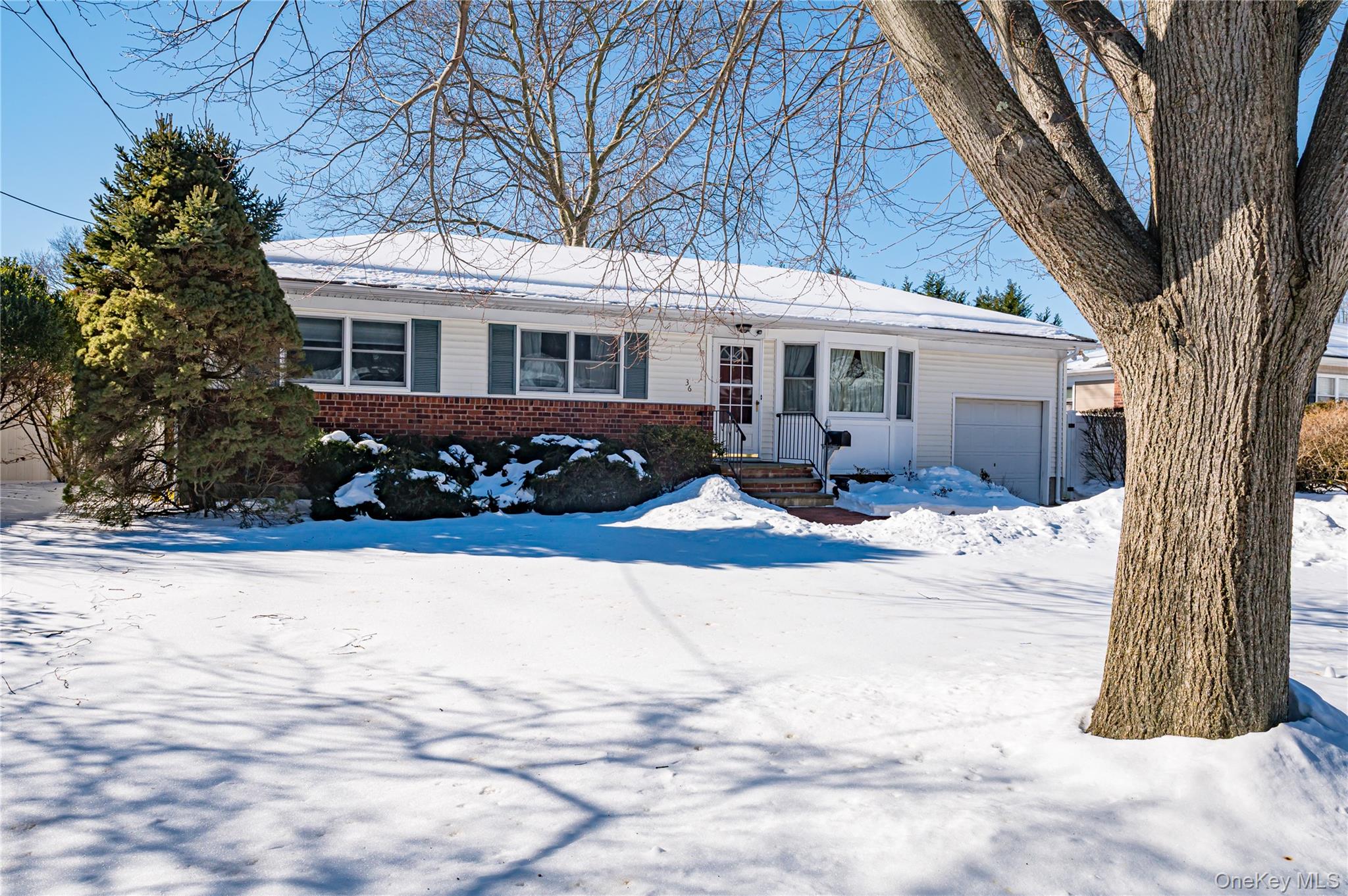 #19 photo, 36 Sinclair Drive, Саффолк ‖ Greenlawn , NY 11740