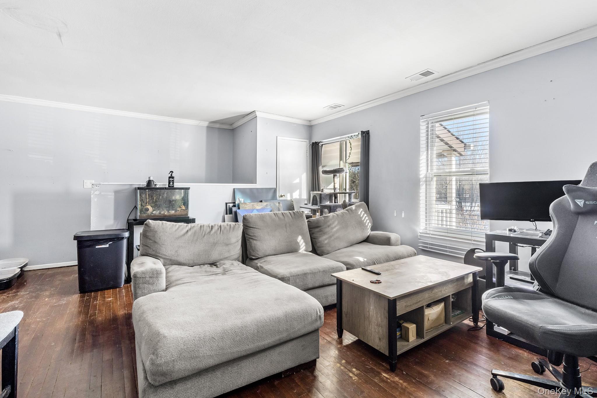 #3 photo, 58 Artist Lake Drive, Саффолк ‖ Middle Island , NY 11953