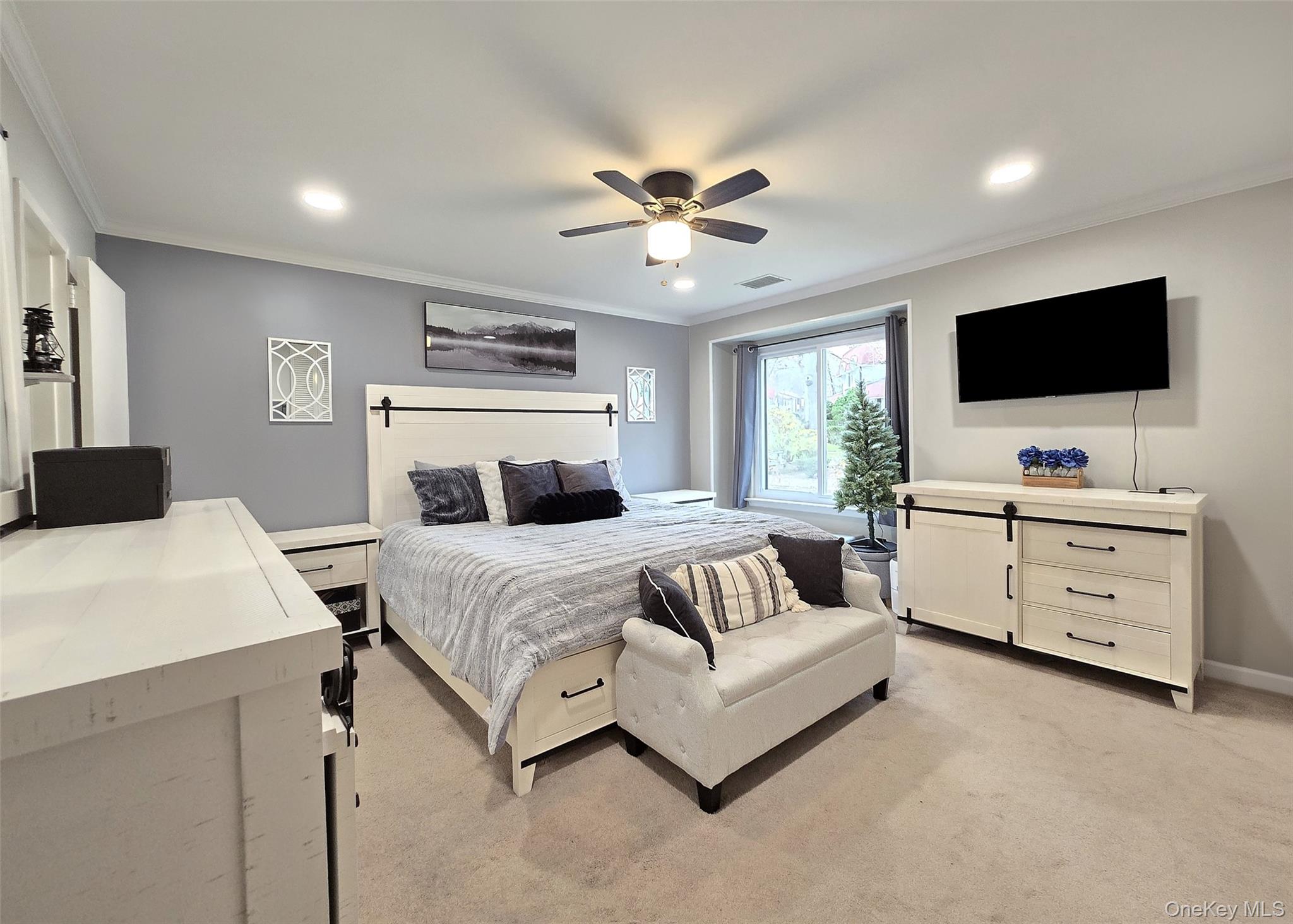 #17 photo, 392 Clubhouse Court, Coram , NY 11727