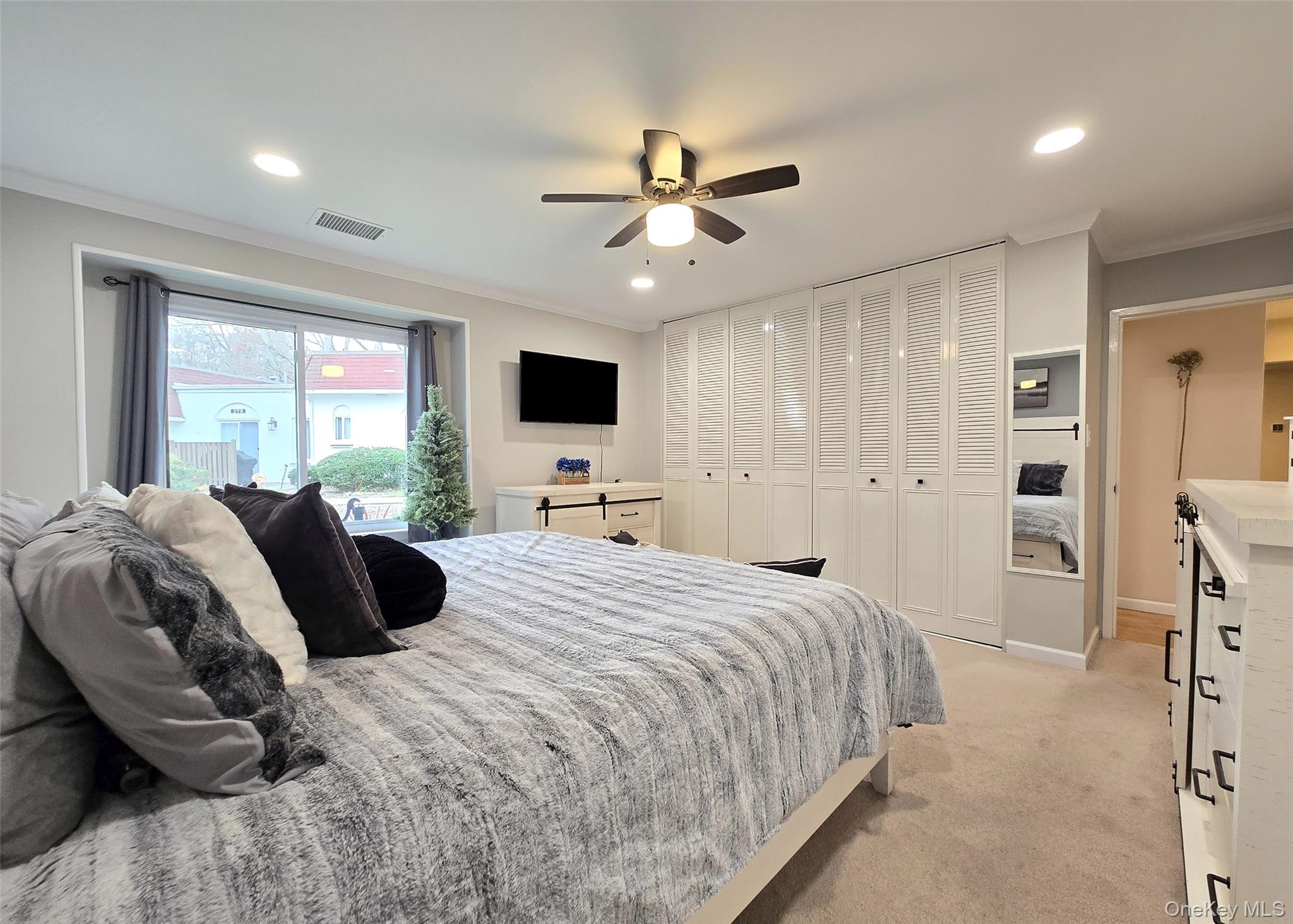 #18 photo, 392 Clubhouse Court, Coram , NY 11727