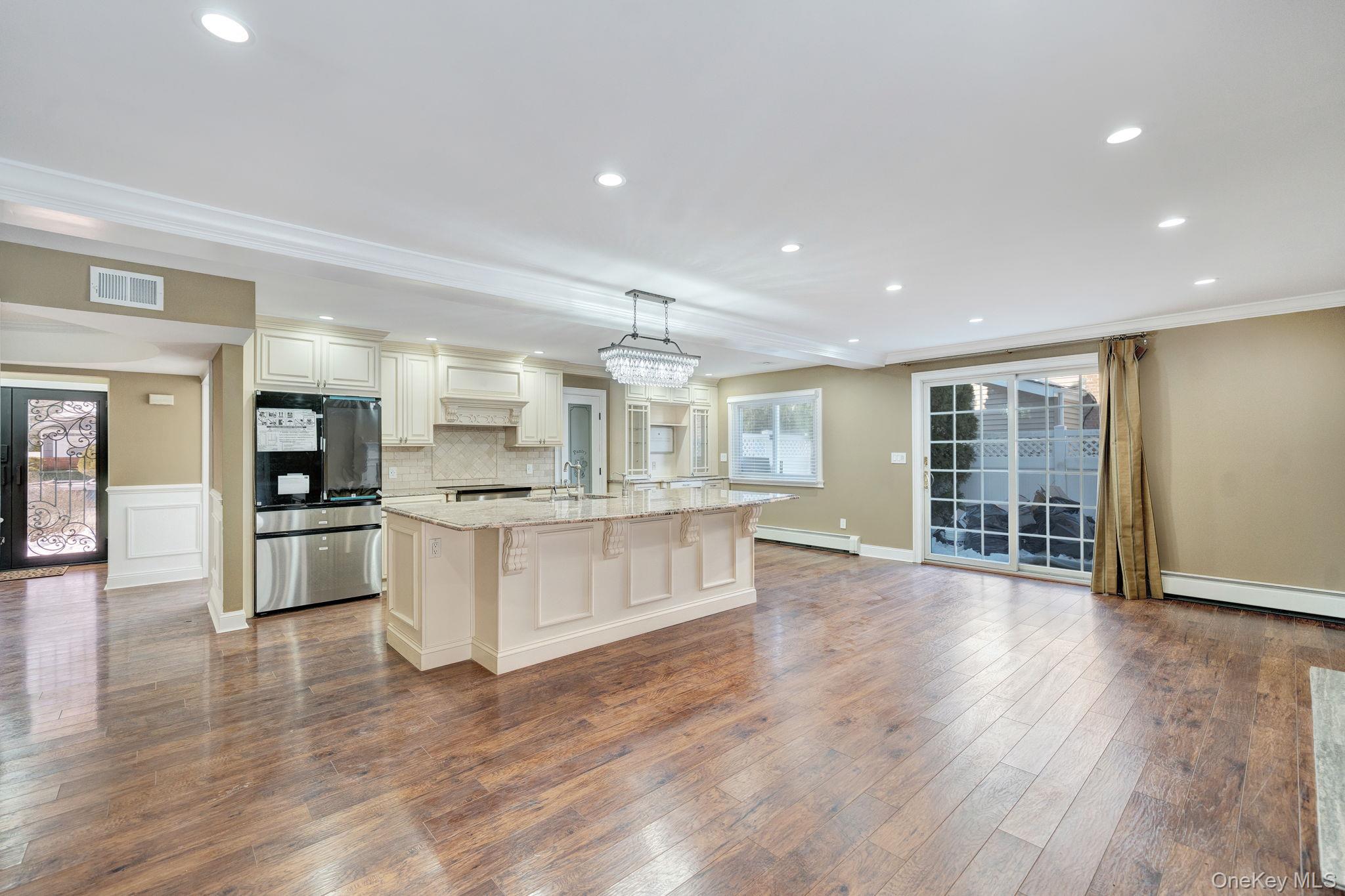 #13 photo, 20 Sagamore Way, Jericho , NY 11753