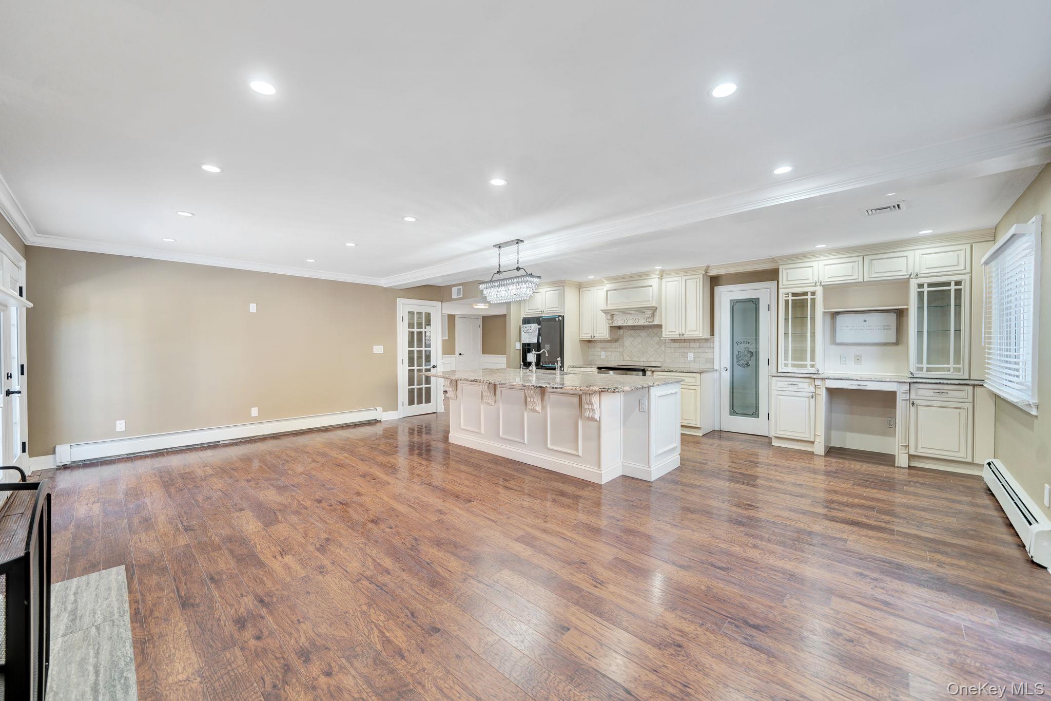 #14 photo, 20 Sagamore Way, Jericho , NY 11753