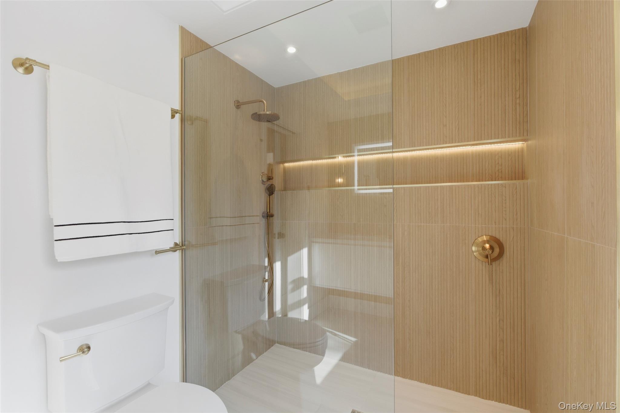 #18 photo, 10 Tramposh Lane, सफ़ोक काउंटी Hampton Bays , NY 11946