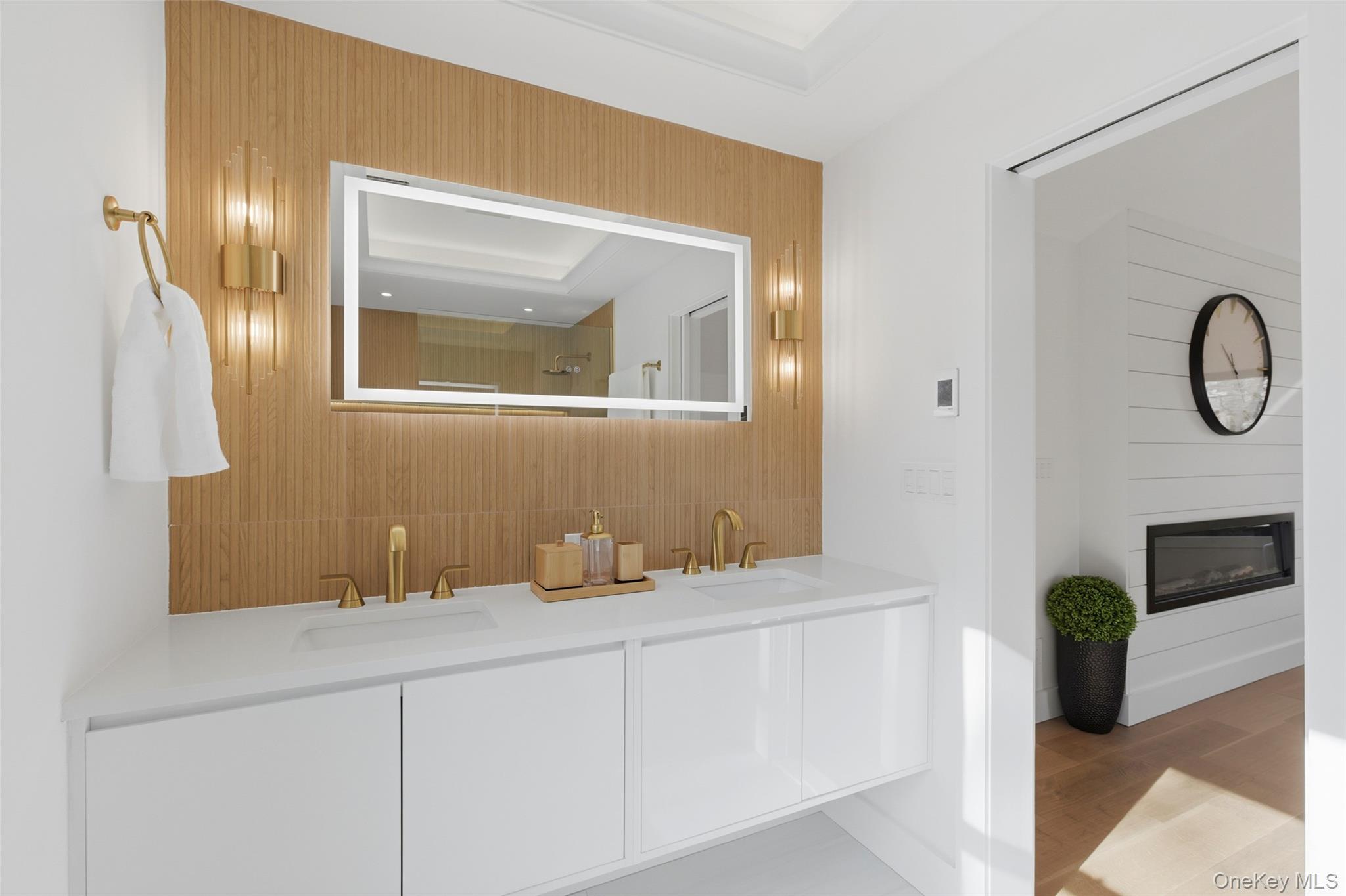 #19 photo, 10 Tramposh Lane, सफ़ोक काउंटी Hampton Bays , NY 11946