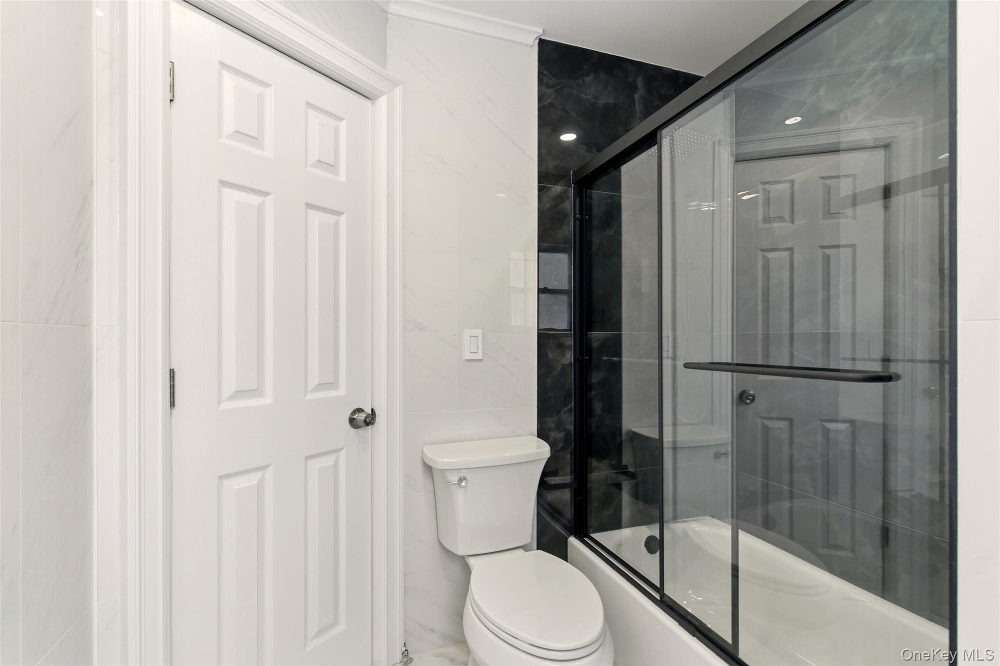 #15 photo, 106 Alice Avenue, Нассау ‖ North Bellmore , NY 11710