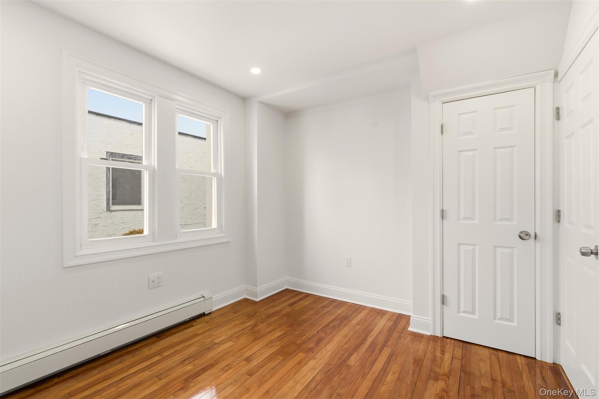 #17 photo, 106 Alice Avenue, Нассау ‖ North Bellmore , NY 11710