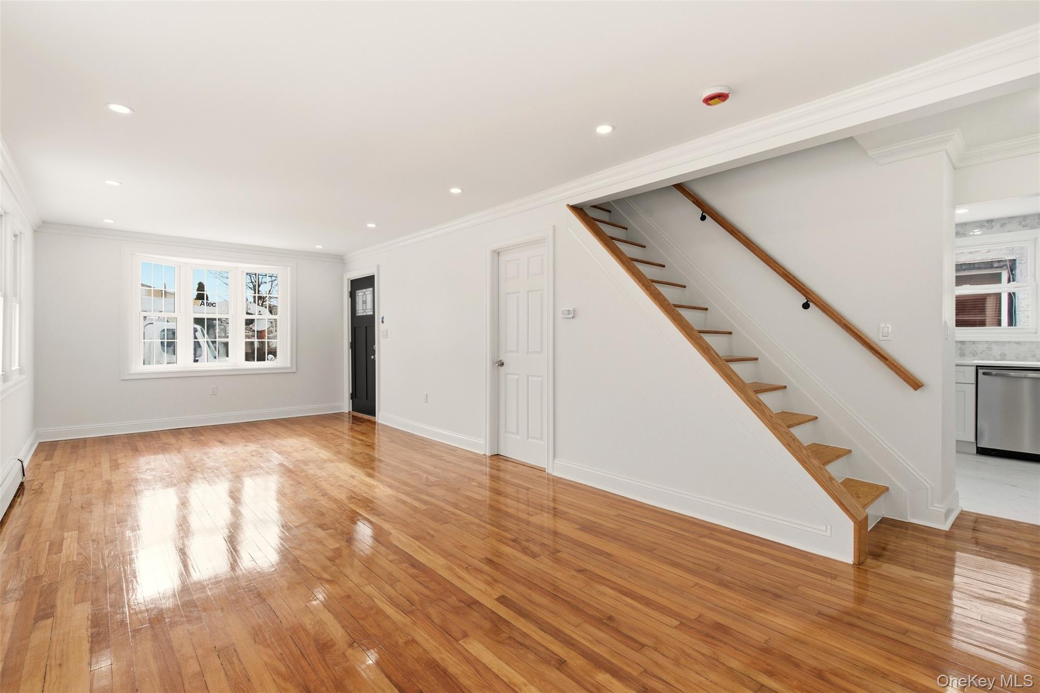 #9 photo, 106 Alice Avenue, Нассау ‖ North Bellmore , NY 11710