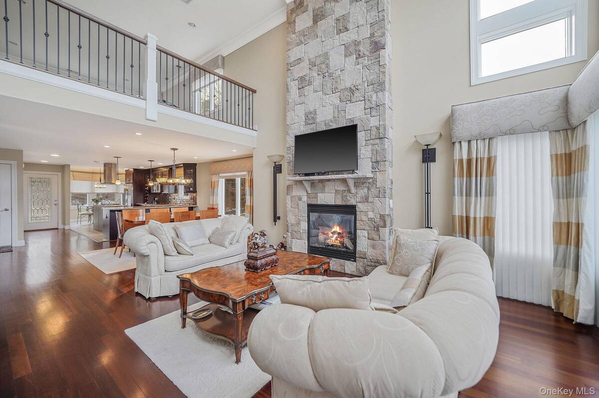 #12 photo, NA Theresa Lane, Port Jefferson , NY 11777