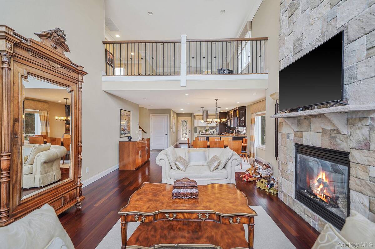 #13 photo, NA Theresa Lane, Port Jefferson , NY 11777