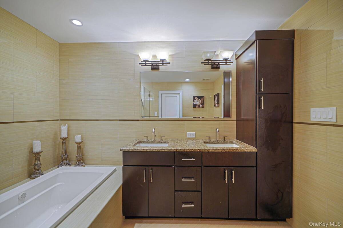 #16 photo, NA Theresa Lane, Port Jefferson , NY 11777