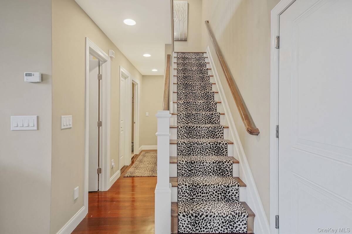 #18 photo, NA Theresa Lane, Port Jefferson , NY 11777