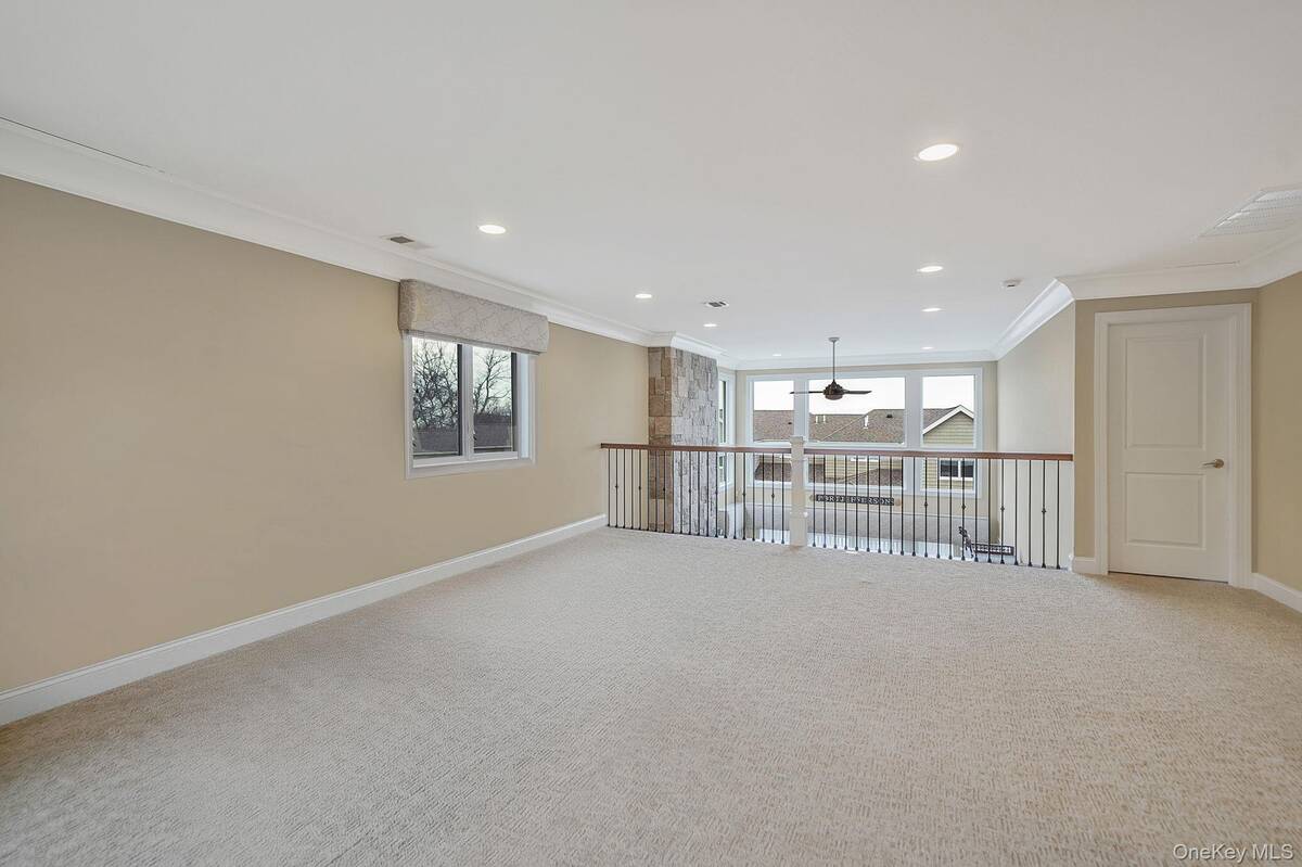 #21 photo, NA Theresa Lane, Port Jefferson , NY 11777