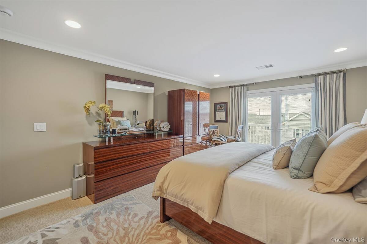 #23 photo, NA Theresa Lane, Port Jefferson , NY 11777