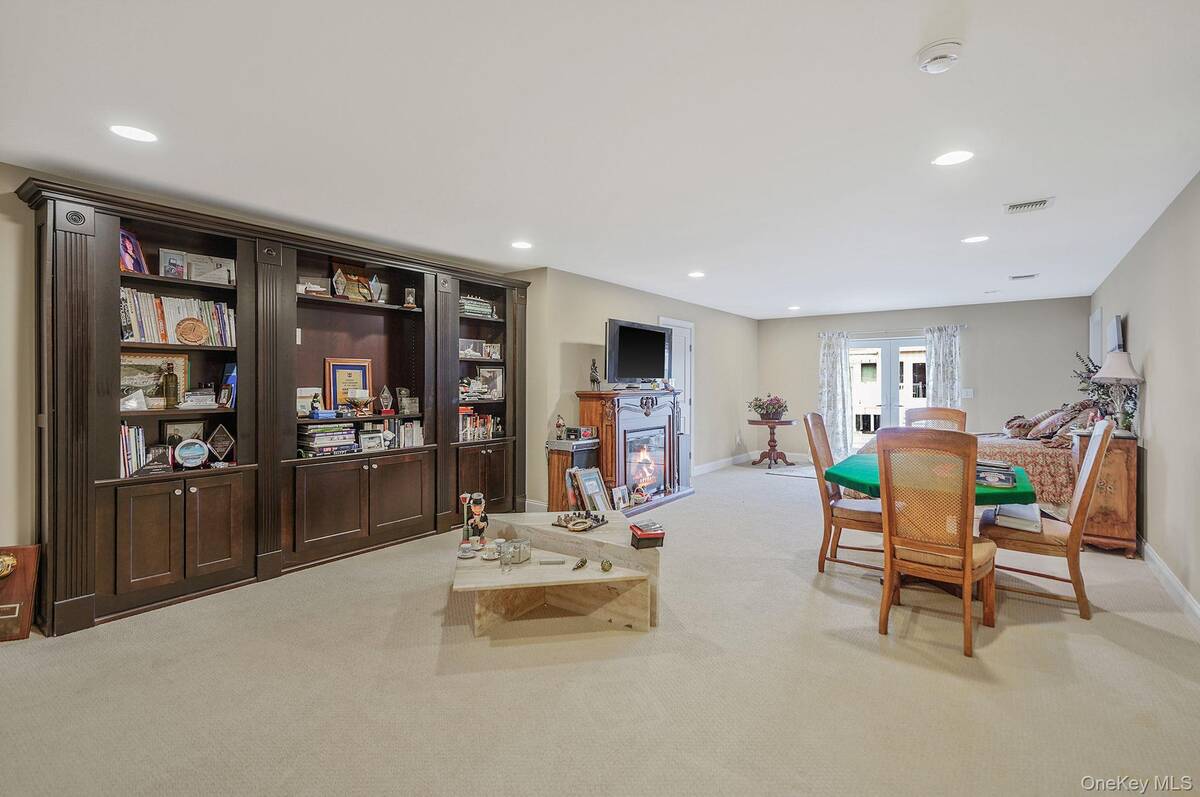 #28 photo, NA Theresa Lane, Port Jefferson , NY 11777