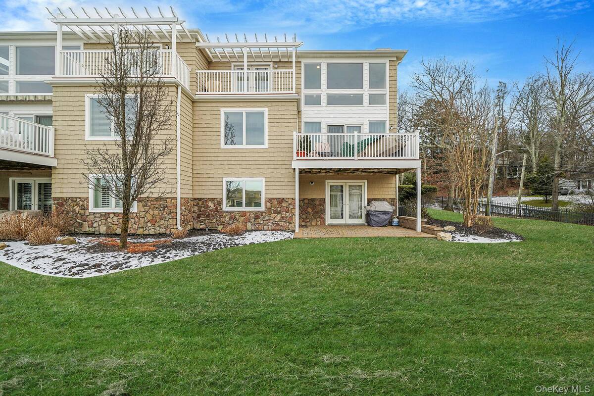 #31 photo, NA Theresa Lane, Port Jefferson , NY 11777