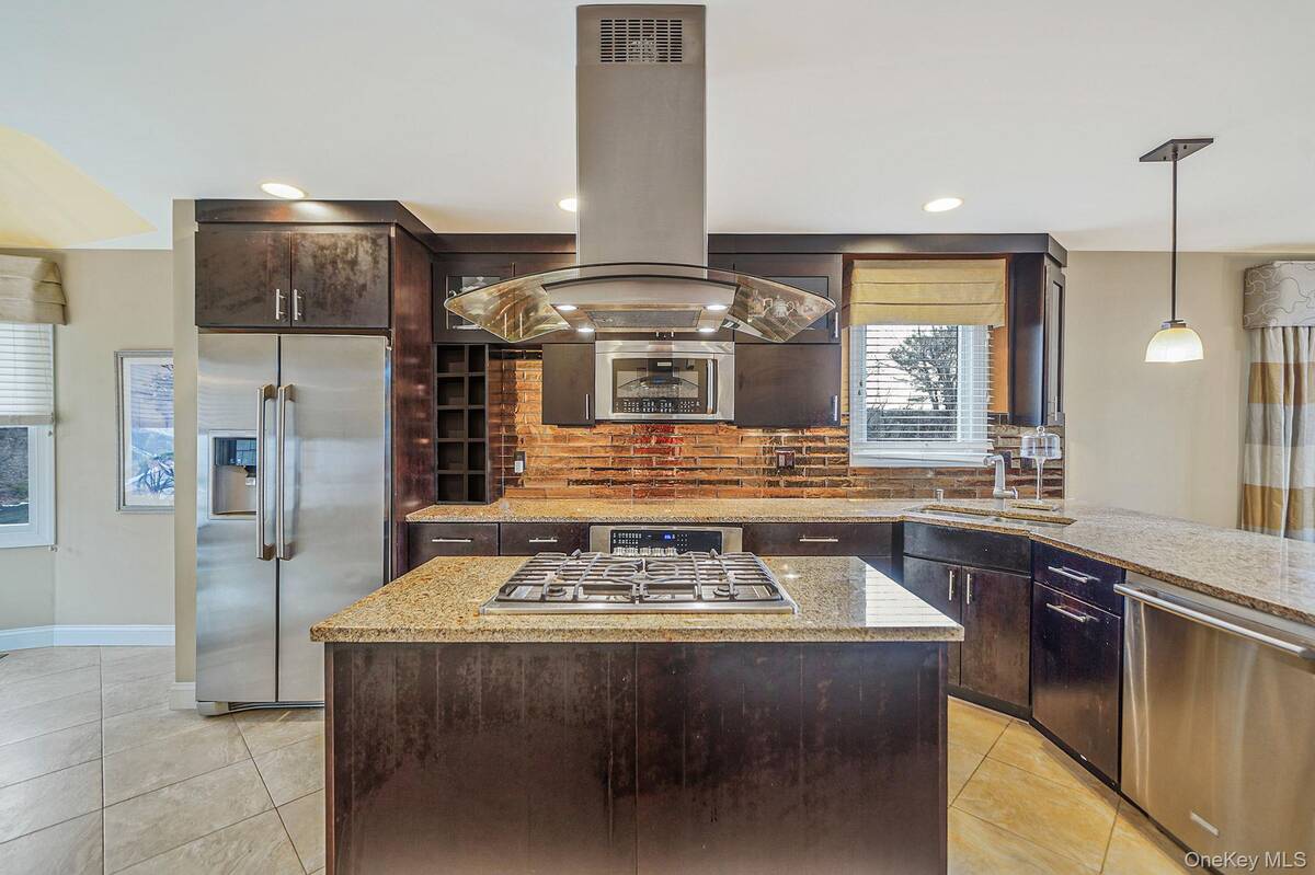 #6 photo, NA Theresa Lane, Port Jefferson , NY 11777