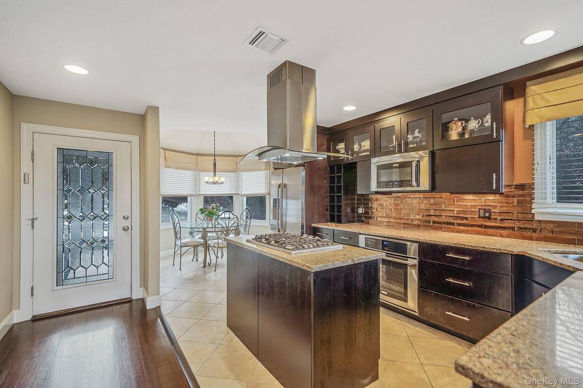 #7 photo, NA Theresa Lane, Port Jefferson , NY 11777