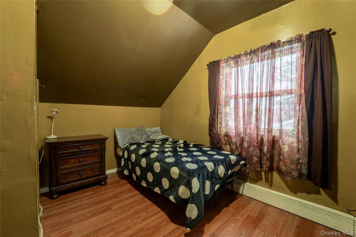 #14 photo, 382 Jamaica Avenue, Medford , NY 11763