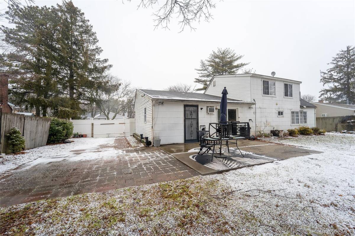 #17 photo, 382 Jamaica Avenue, Medford , NY 11763