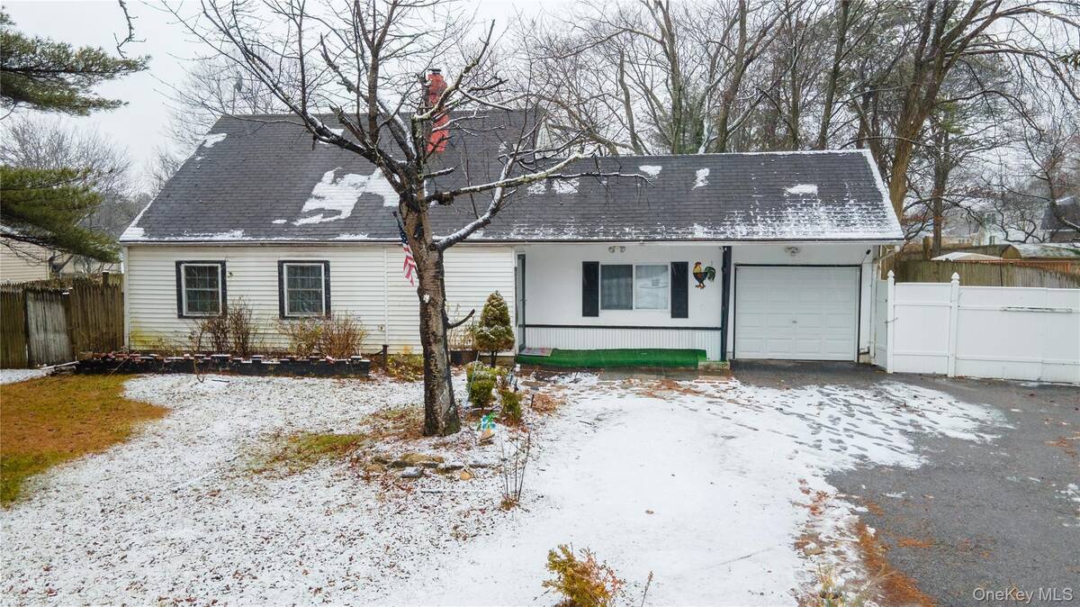 #2 photo, 382 Jamaica Avenue, Medford , NY 11763