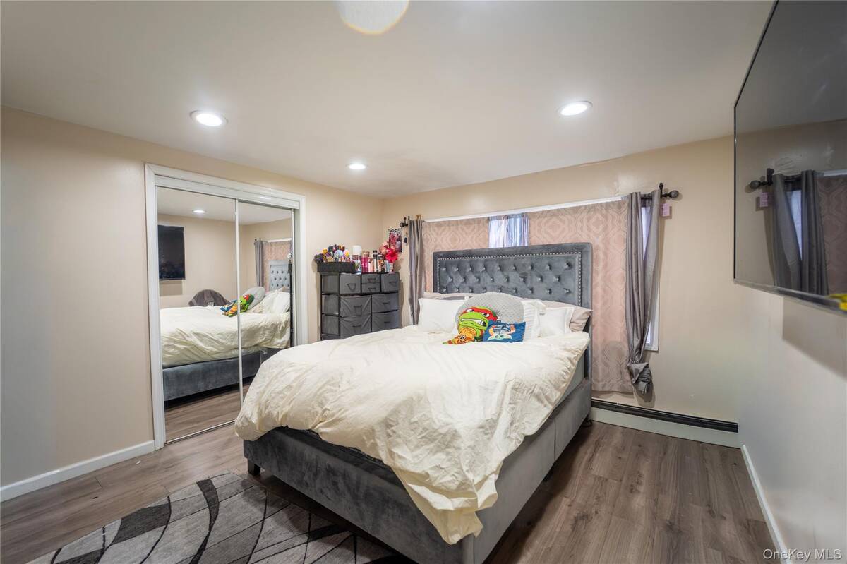 #6 photo, 382 Jamaica Avenue, Medford , NY 11763