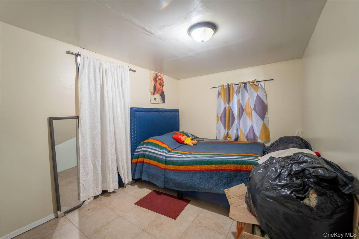 #9 photo, 382 Jamaica Avenue, Medford , NY 11763